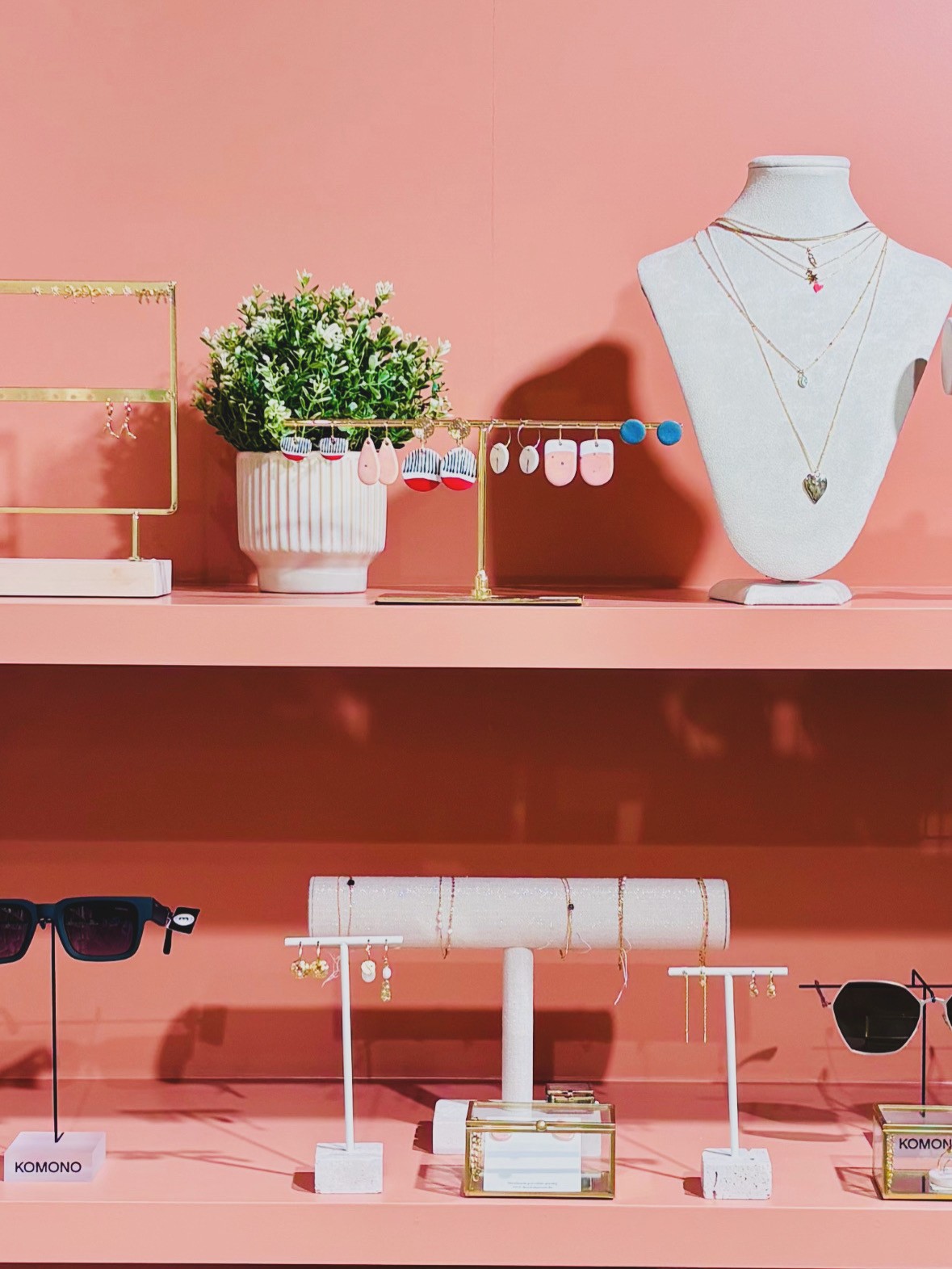 Juwelen-display in de winkel